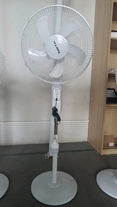 Factory Price 16 Inch Standing Fan With Solar <b>Rechargeable</b> 12W Big Power Solar <b>LED</b> <b>Light</b> & 7-9 Hours <b>Working</b> Time HRX-168 16inch - Product Image 4