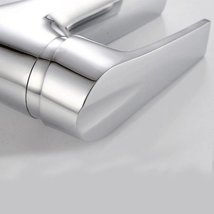 ก๊อกน้ำอ่างล้างหน้าโครเมียมแบบก้านเดี่ยวติดตั้งบนเคาน์เตอร์ แกนวาล์วเซรามิก อัตราการไหล 2 แกลลอนต่อนาที - Product Image 4