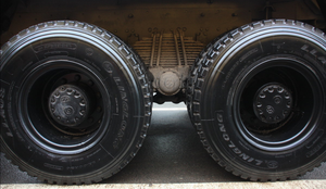 Camion à <span class=keywords><strong>benne</strong></span> basculante GENYLON 6x4 EURO 2 3 4 5 6x4, boîte de vitesses personnalisée rapide, moteur 300 ch, camions à <span class=keywords><strong>benne</strong></span> basculante neufs, camions lourds d'<span class=keywords><strong>occasion</strong></span>, prix - Product Image 5