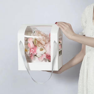 Boîte à fleurs personnalisée pour maman, emballage en carton écologique avec laminage mat UV pour roses et fleurs, matériaux recyclés - Product Image 2