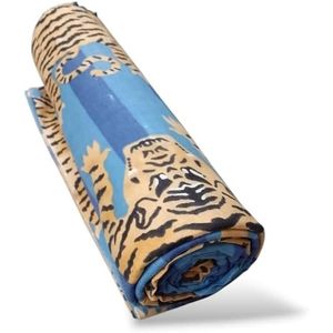 Tissu en coton imprimé Cotsiler Color 6, largeur 42 pouces, motif animal léger pour robes et hauts d'été - Product Image 1