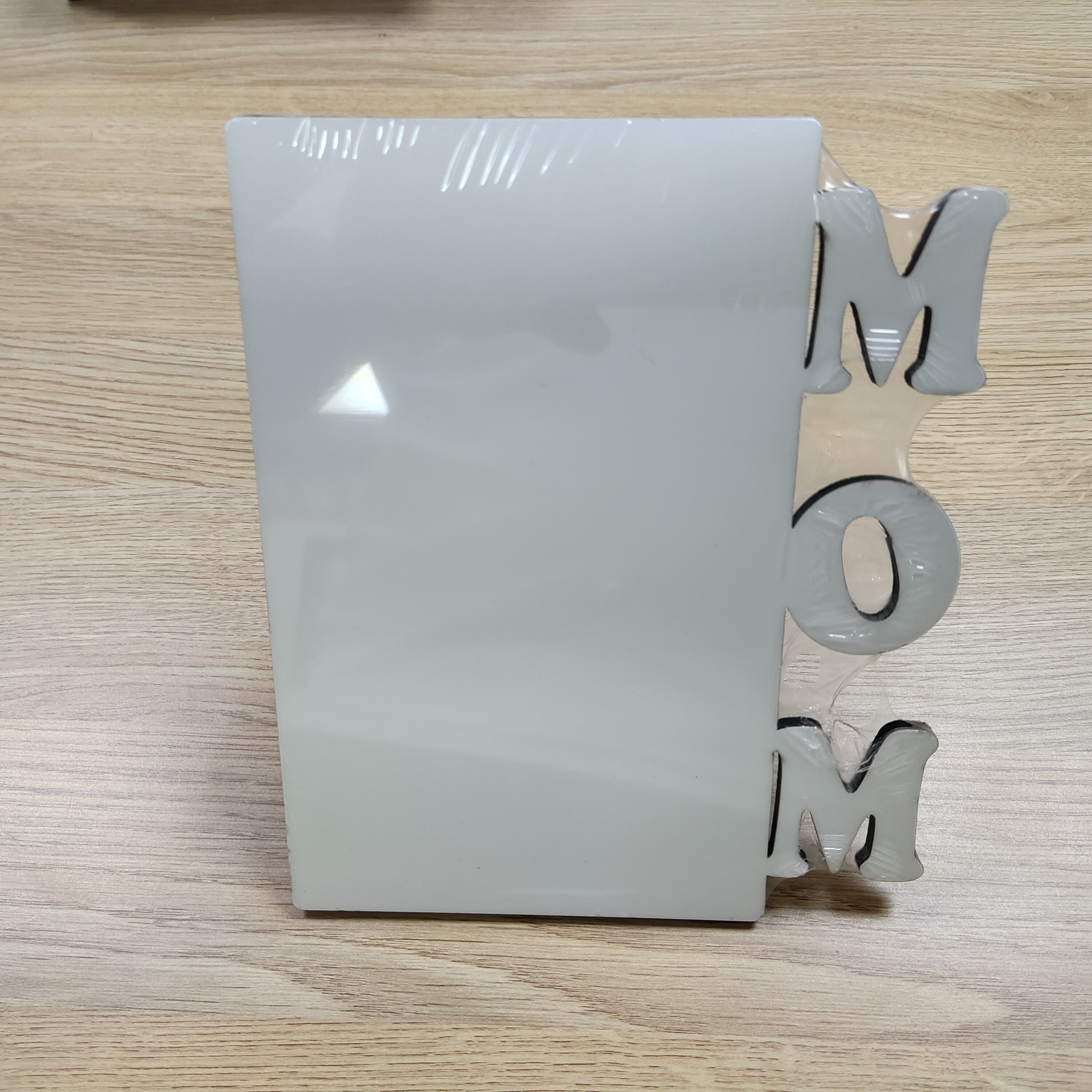 MOM1