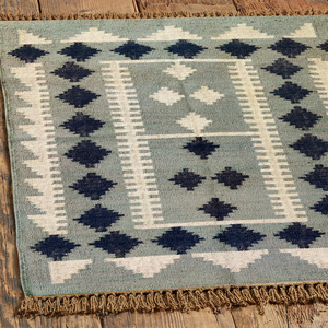Tapis brodés faits à la main en coton 100% - Tapis Kilim 3x5 pieds - Mélange de laine et de jute - Tissé à la main - Couleur unie - Résistant aux taches - Product Image 1