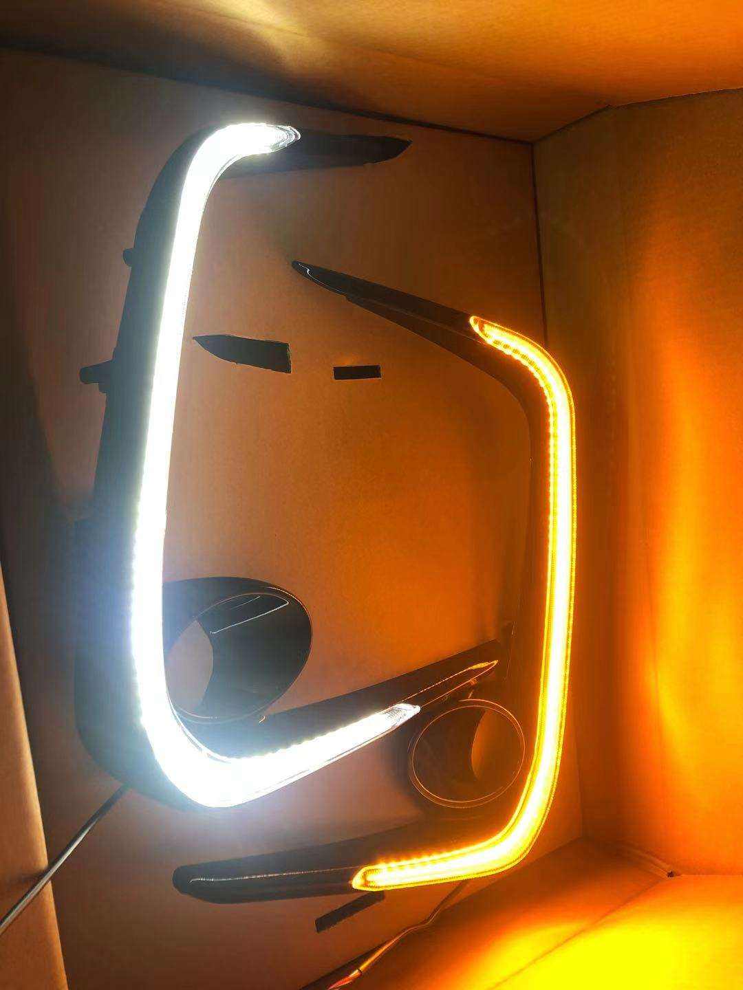 สีเหลือง