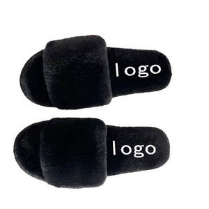 Zapatillas con punta abierta peluda y esponjosa de felpa con logotipo personalizado para mujer, Tobogán de una correa, acogedor, cálido, invierno, algodón suave, antideslizante para - Product Image 3