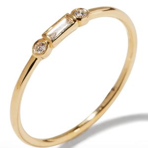 Bague tendance en argent sterling 925 plaqué or jaune avec moissanite taille émeraude, bague de promesse délicate - Product Image 1