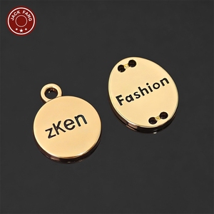 Étiquettes personnalisées en métal 3D avec logo en relief JACK FANG pour vêtements, forme drapeau - Product Image 2