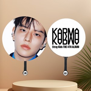 Kpop StrayKids <span class=keywords><strong>KARMA</strong></span> 4TH Album PVC Mini Fan Bangchan Hyunjin Felix Han Fashion World Tour Fanmeeting Handheld Fan Artículos de verano - Product Image 6