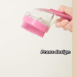 Cepillo de Baño Profesional para Mascotas con Cerdas de Silicona Suave y Contenedor de Champú Recargable para una Limpieza Profunda y Masaje de la Piel - Product Image 4