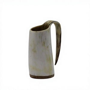 Tazas de Cuerno Natural Polaco con Asa, Estilo Clásico, Hechas a Mano, Jarra de Cerveza, Diseños Personalizables, Taza de Cuerno Vikinga Resistente en Venta - Product Image 1