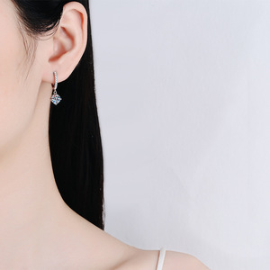 Factory <strong>Wholesale</strong> 925 Sterling Silver Earrings 1Carat 2Carat Moissanite Drop with Four Claws for Women's Fashion Pendientes - Product Image 5