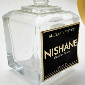 Conception professionnelle de haute qualité et personnalisation du logo de parfum en plaque d'aluminium en métal et de toutes sortes de plaques de logo de marque cosmétique - Product Image 4