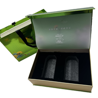 Boîte cadeau rigide de luxe personnalisée en gros, recyclable, avec doublure en éponge gaufrée, revêtement UV, pour emballage de tasse isotherme et écharpe, en carton mat