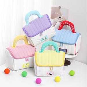 Organizador de cosméticos de mano suave ecológico de alta gama, gran capacidad, lindo patrón de Casita, almacenamiento de maquillaje para artículos de tocador - Product Image 4