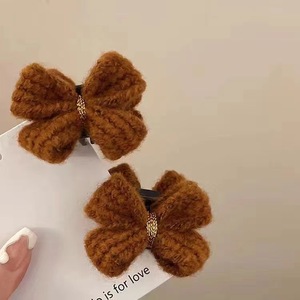Princess hair <b>clips</b>, side claw <b>clips</b>, women's 2024 new winter hot-selling <b>bow</b> knitted small bangs <b>clip</b> hair accessory - Product Image 3