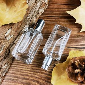 Fabricante Profesional Directamente de Fábrica, Botella de Perfume de Vidrio Personalizada de Lujo Única de 30 ml y 50 ml - Product Image 4