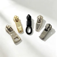 Tirettes de fermeture éclair personnalisées pour vêtements de travail, avec logo en lettres débossées, pour sacs de sport faits main, curseur de fermeture éclair métallique
