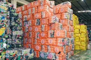 Jaket Kulit Tebal Bekas Grosir Musim Dingin Hangat Modis Kasual Trendi Jaket Pendek Tebal Pakaian Bekas Bal - Product Image 2