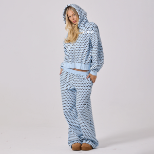 Ensemble de survêtement décontracté deux pièces pour femme, bleu clair à pois, avec capuche, fermeture éclair intégrale, coupe ample et poches latérales - Product Image 1