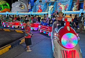 <span class=keywords><strong>Train</strong></span> électrique sans rails à piles en alliage pour parcs d'attractions et centres commerciaux, usage extérieur pour enfants - Product Image 4