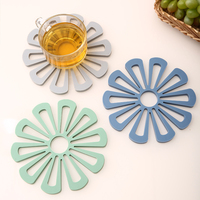 Ensemble de tapis multi-usages en silicone de qualité alimentaire, résistant à la chaleur et écologique - Formes géométriques florales pour sous-verres, dessous de plat et tampons d'égouttage personnalisables