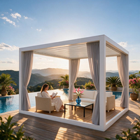 Pergola moderne en aluminium blanc thermolaqué à lames orientables pour jardin, gazebo et ombrage de station balnéaire