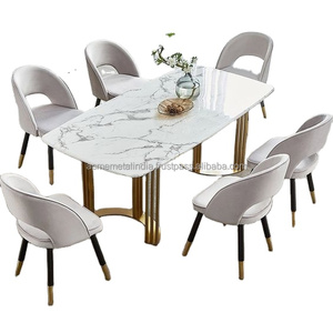 Table à manger avec plateau en marbre et base à 4 pieds en plaqué or, parfaite pour la maison et le restaurant. - Product Image 1