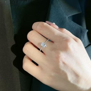 Elegante Anello Aperto a Forma di Uovo 6x8 in Rame Elettroplaccato con Diamante ad Alto Tenore di Carbonio, Unico e Versatile per Donne - Product Image 2