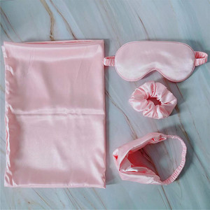 真丝缎子枕套礼品套装时尚奢华缎子枕套套装，带眼罩头带和磨头 - Product Image 6