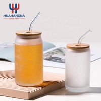 Tasse à soda 16oz 480ml en verre en forme de canette de bière avec logo personnalisé en stock avec couvercle en bambou et paille
