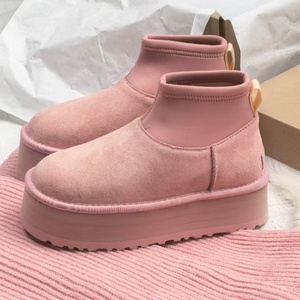 Bottes d'hiver unisexes de haute qualité avec logo de designer personnalisé, faciles à enfiler, confortables, imperméables, antidérapantes, hauteur genou, type Cloud Boots - Product Image 6