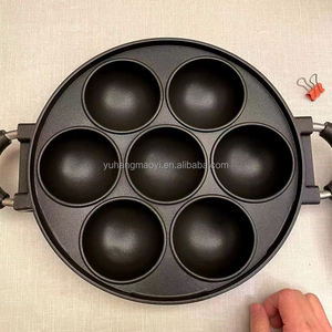 Plaque <span class=keywords><strong>de</strong></span> <span class=keywords><strong>cuisson</strong></span> Offre Spéciale poêle antiadhésive ustensiles <span class=keywords><strong>de</strong></span> cuisine en aluminium 7 trous crêpe plaque chauffante moule à gâteau casserole avec couvercle en verre et main - Product Image 5