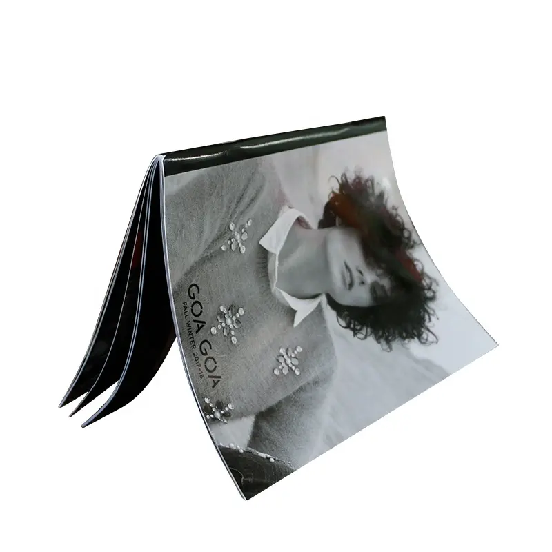 ผลิตภัณฑ์ระดับไฮเอนด์ Lookbook นิตยสารโบรชัวร์ใบปลิวโปสเตอร์โดยการออกแบบที่กำหนดเองและบริการการพิมพ์
