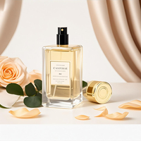 Bouteilles en verre transparentes vides de rectangle de parfum bon marché Offres Spéciales 30ml 50ml 100ml avec le distributeur de parfum de haute qualité de chapeau de sertissage