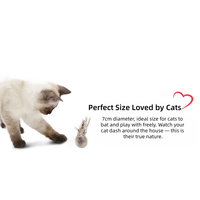 Jouet à mâcher classique pour chat avec boule à grincer, plumes douces, boules en pompon et queue interactive en fourrure de lapin pour l'intérieur