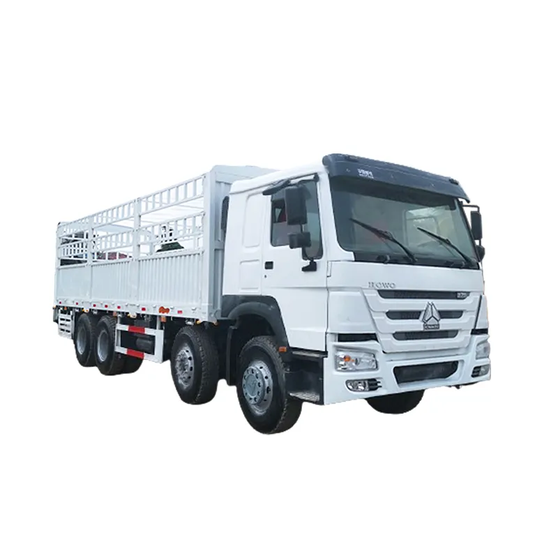 Offre Spéciale SINOTRUCK HOWO nouveau ou utilisé 50 tonnes 8x4 ou 6x4 Van Cargo Truck prix