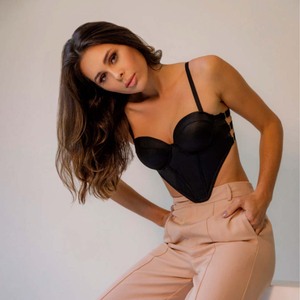 ยกทรงยกทรงบุฟองน้ำสไตล์รัดตัวมีสายรัดขนาดใหญ่ปรับได้บนตัวโลลา - Product Image 3