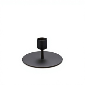 Porte-bougie conique en métal fait main, finition dorée, pour la maison, les mariages, les fêtes de Noël, la décoration de table et l'éclairage. - Product Image 3
