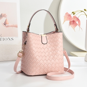 ผู้ผลิตกระเป๋าคุณภาพดีราคาส่ง กระเป๋าสะพายไหล่ผู้หญิงคุณภาพสูง ดีไซน์หรูหรา กระเป๋าถือแฟชั่นสำหรับผู้หญิง - Product Image 6