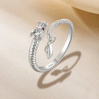 Bague Dragon en argent sterling réglable à bande ouverte fabriquée à la main avec oeil en zircon rubis