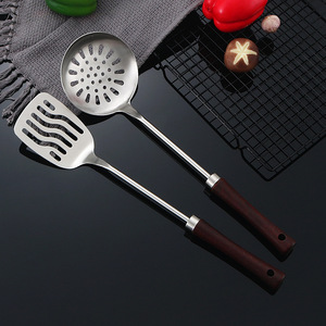 Ensemble d'ustensiles de cuisine en acier inoxydable 304 avec manche en bois, 4 pièces : spatule, louche, écumoire pour usage domestique - Product Image 2