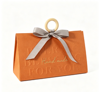 Sac cadeau en papier avec poignée en bois, motif gaufré or, nœud, pour bonbons, chocolats, mariage, fête, emballage cadeau, logo personnalisé