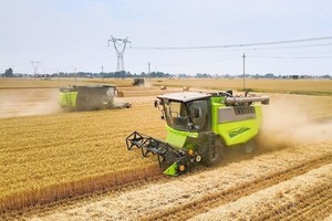 Mietitrebbia Idraulica TE100 per Grano con Alimentazione Completa, Peso 7230kg e Potenza 190cv, con Diametro del Grano di - Product Image 2