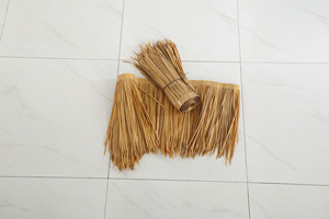 Toiture en chaume artificiel ignifuge en PE, tuiles de toit en palmier, feuilles de chaume sèches, style villageois extérieur, haute simulation - Product Image 2