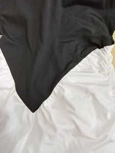 Abito <span class=keywords><strong>lungo</strong></span> da donna sexy nero e <span class=keywords><strong>bianco</strong></span> <span class=keywords><strong>con</strong></span> blocchi di colore, spalle scoperte, maniche lunghe, arricciature, modello aderente e <span class=keywords><strong>spacco</strong></span> alto, ideale per feste, gala e matrimoni - Product Image 5