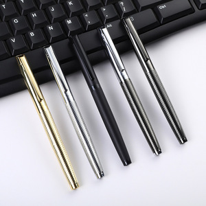 Stylo Rollerball Métallique Deluxe Brillant Gaufré, Placage Argenté/Or/Gunmetal Effet Miroir, Finition Laquée Noire Courbée, Stylo Sportif - Product Image 1