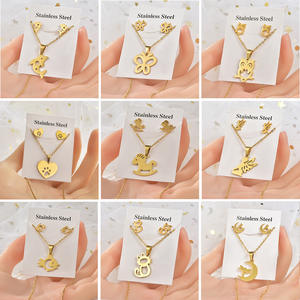 Kingcome - Joyería de Acero Inoxidable para Mujer y Niña, Collar con Colgante de Oro de 18k y Aretes, Juego de Joyería al por Mayor - Product Image 5