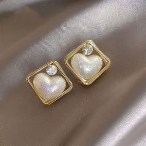 Elegant Cute Geometric Zircon Heart-shaped <b>Pearl</b> Stud Earrings Gold Plated Zinc Alloy Women's Party <b>Jewelry</b> Gift - Product Image 1