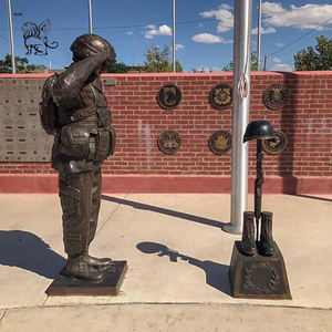 Escultura de Guerrero de Metal de Tamaño Real para Entrada de Cementerio, Estatua de Guerrero Saludoando en Cobre y Bronce, Estilo Martirios, BLVE - Product Image 1