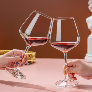 Bicchiere da Vino Borgogna Rosso e Nero da 440 ml, Design Vintage di Lusso con Asta Bianca, Ideale per Riunioni Familiari e Pub - Product Image 2